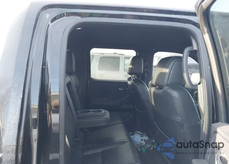 2022 Nissan Frontier Pro-4X 4X4 z USA, uszkodzony, nr VIN 1N6ED1EK0NN604942